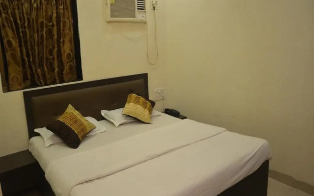 Room Maangta 136 @ CST