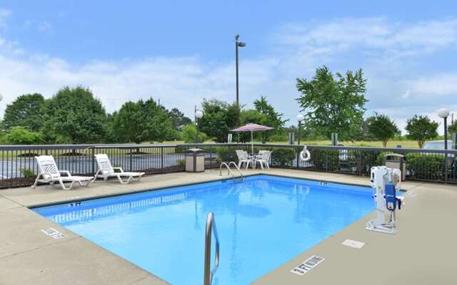 Hampton Inn Raleigh/Clayton I-40