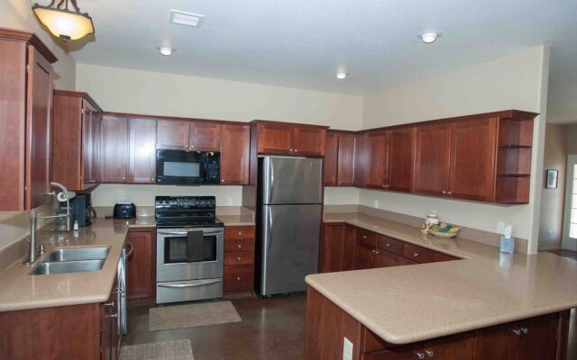 Horse Shoe Court Vacation Rental