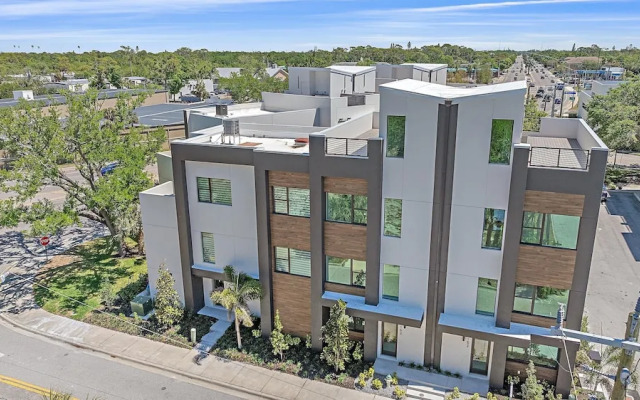 Uptown Oasis 3 Bedroom Townhouse