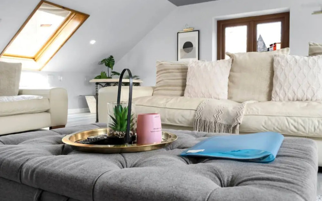 Luxury Penthouse Suite - Swansea Central - Beach