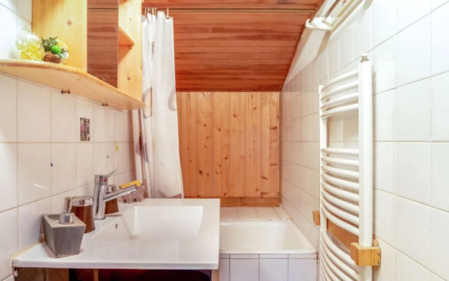 A la Claire Fontaine 18523