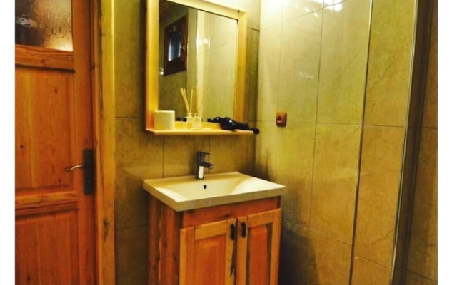Lithos Hotel