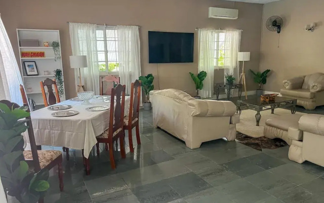5-bed Villa and Pool in Runaway Bay, Jamaica