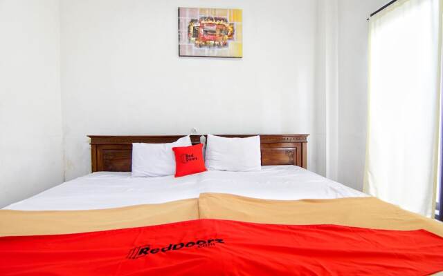 RedDoorz Plus near Ubung Terminal Denpasar