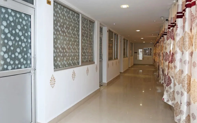 The Palms Resort By OYO Rooms