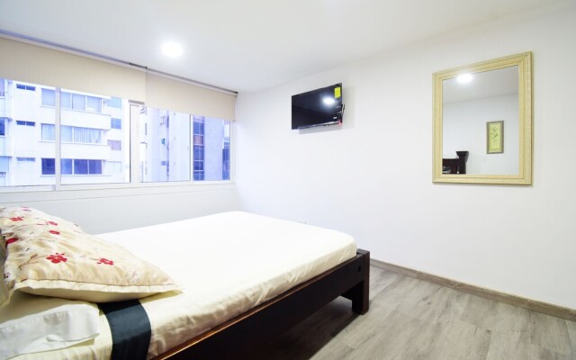 Lujoso Apto de 2 Alcobas y Balcón