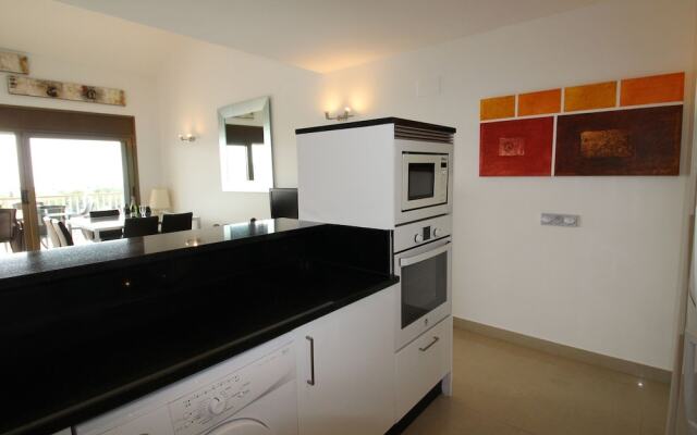 Spacious Apartment in Empuriabrava with Terrace