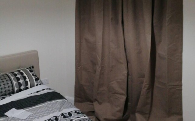 Remarkable 1-bed Apartment in Luton