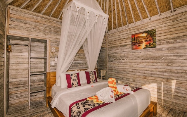 The Bridge Huts – Guest Rooms – Ceningan Island