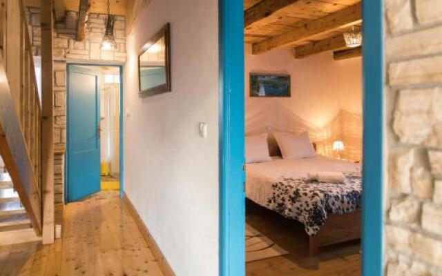 Rustic Apartment Mariva