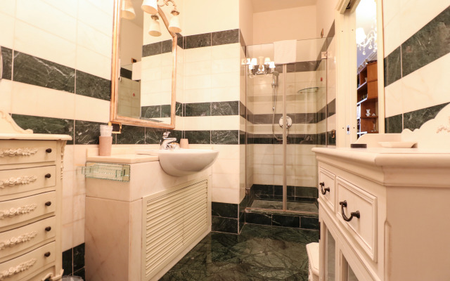 Rome King Suite
