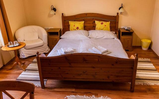 Il Gallo Nero Fekete Kakas tterem s Panzi