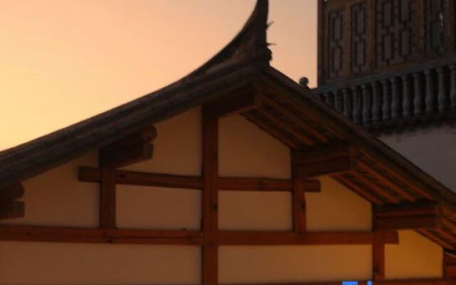 Three Cats Inn