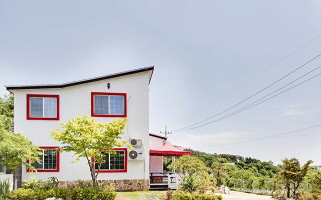 Daebudo White Pension