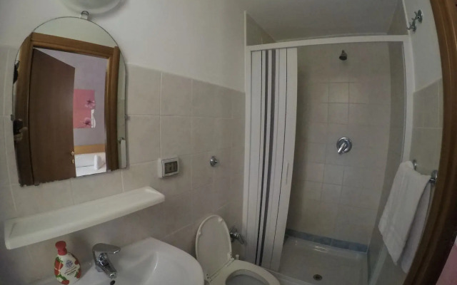 Român Holidays Hostel