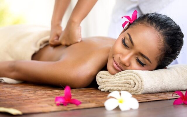 Aquamarine Beach Villas