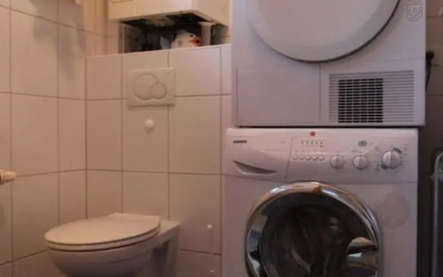 Wattloper Left Modern Retreat