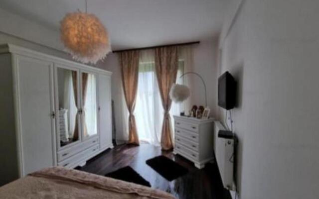 Unique's Apartment