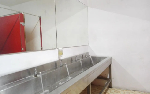 CX Hostel Legian Kelod