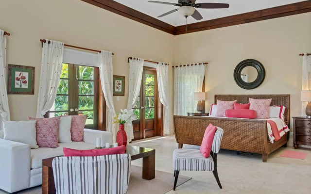 Sophisticated Villas With Private Pools and Staff