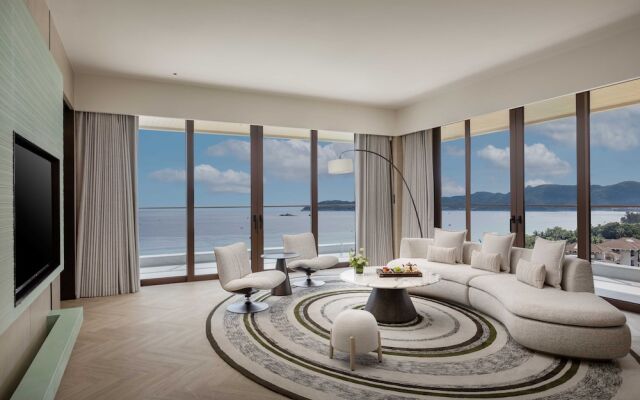 Hualuxe Sanya Yalong Bay Resort
