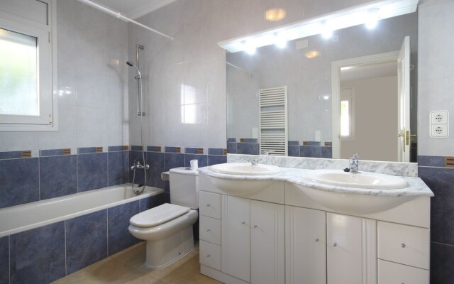 Sunrise Villa Cadiz B