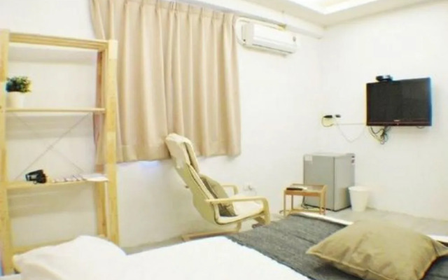 Travelers Little House 2