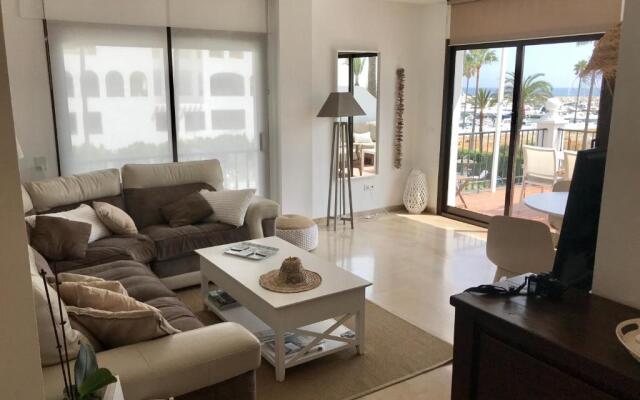 2204-Luxury apt on the beach,new,on duquesa port!