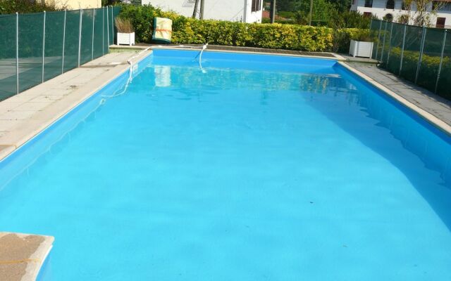 House With 6 Bedrooms in Saint-jean-de-luz, With Wonderful Mountain Vi