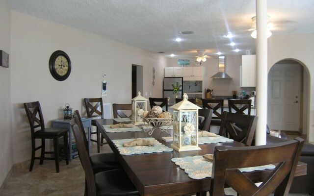 Pau Pau Beach Estate by Eleuthera Vacation Rentals