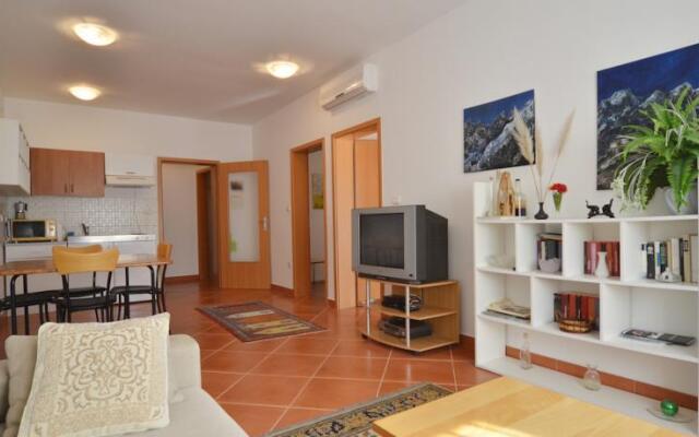 Cuvi Apartment