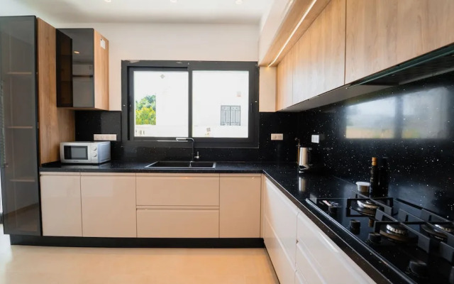 Villa Malaga Luxury for 10 in Central Marsa