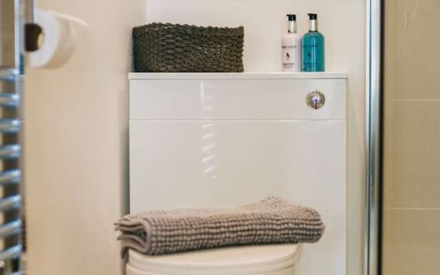 Plymouth Ocean Apartment