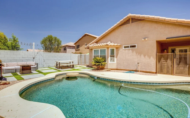 Fenced-in Pool & Patio: Gilbert Home!