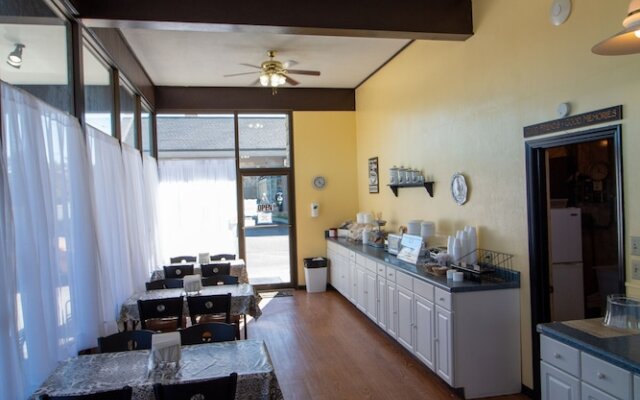 Norma Dan Motel - Near Dolly Parton's Stampede Dinner Attraction