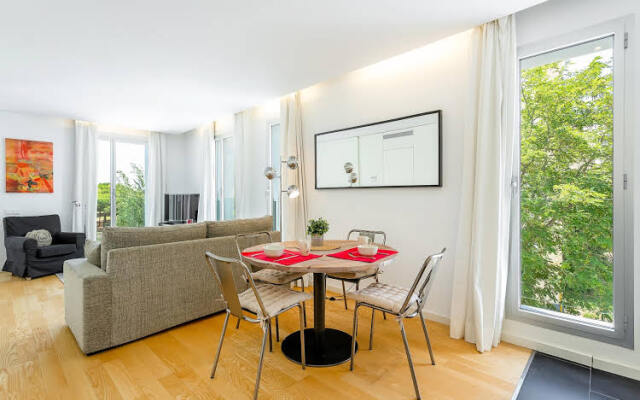 Barcelona 1 Br Apartment Shared Terrace With Swimming Pool Hoa 42151