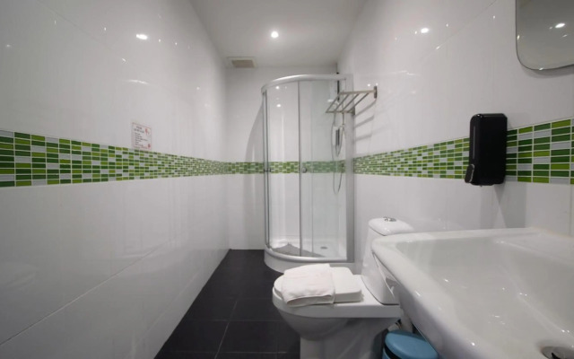 Resort V - MRT Huai Khwang