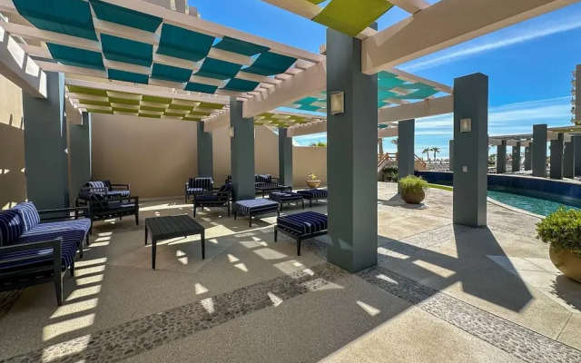 Beach Bliss Retreat 2BR Beachfront Condo
