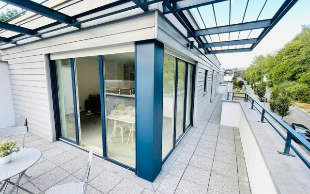 Luxury Green Penthouse Terrace & Parking
