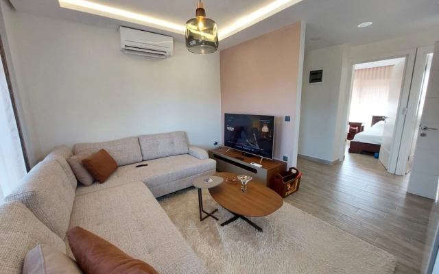 Vibrant Flat With Balcony in Golturkbuku