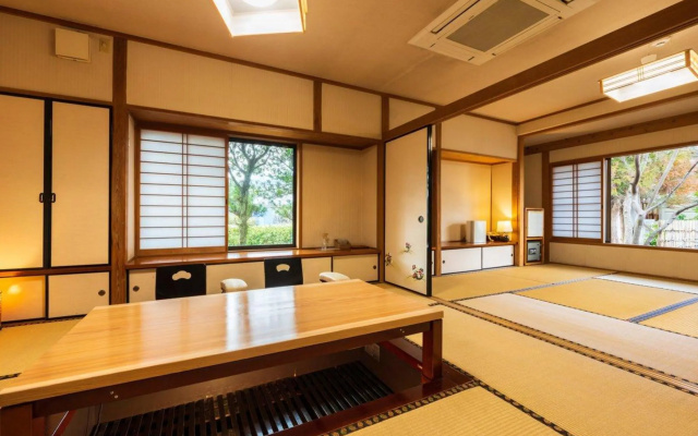 Oyado Uraku – Guest Rooms – Yufu
