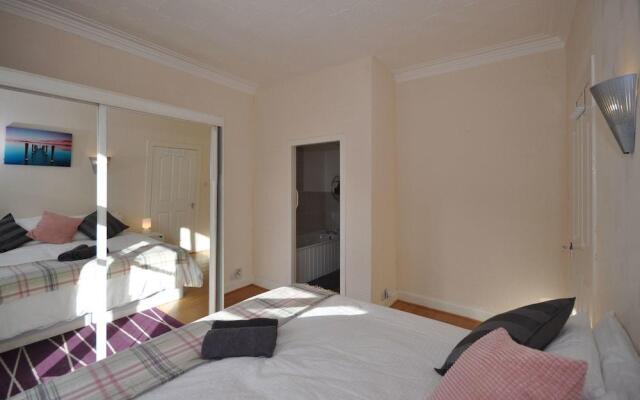 One Bedroom Apartment by Klass Living Serviced Accommodation Bellshill - Elmbank Street Apartment with WIFI  and Parking