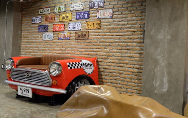 Sleepover Hostel Bangkok