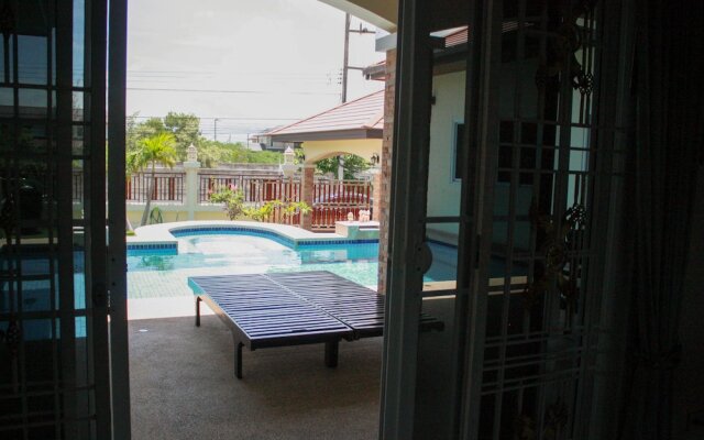 Ban Steven Pool Villa Cha Am