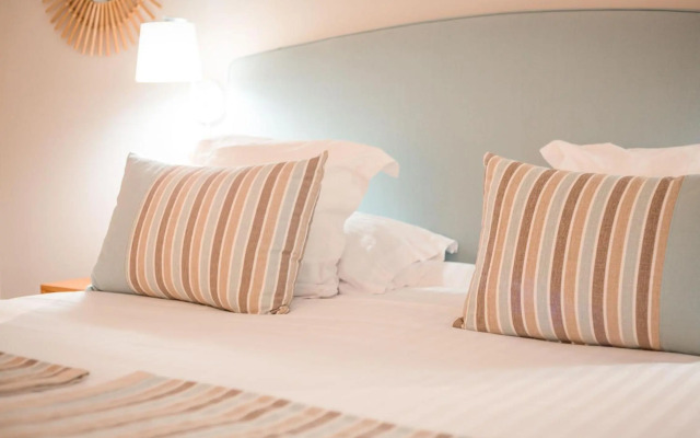 Hotel Spa & Restaurant Cantemerle