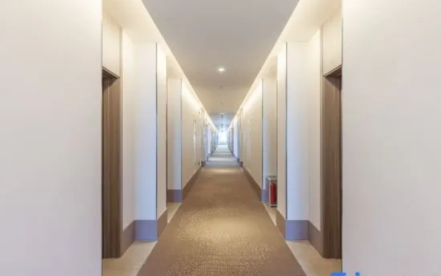 HanTing Hotel (Liaocheng Development Zone Liaohe Road)