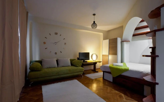 Green Apartment