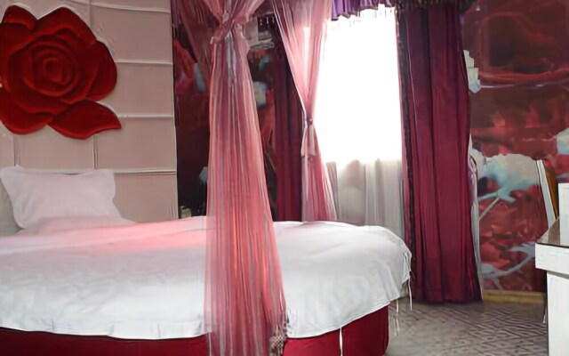 F1 Hotel