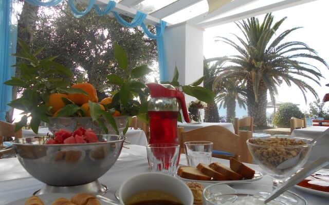 Kinira Beach Hotel